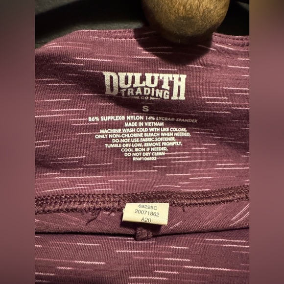 Duluth Trading maroon leggings Size Small - Picture 3 of 5